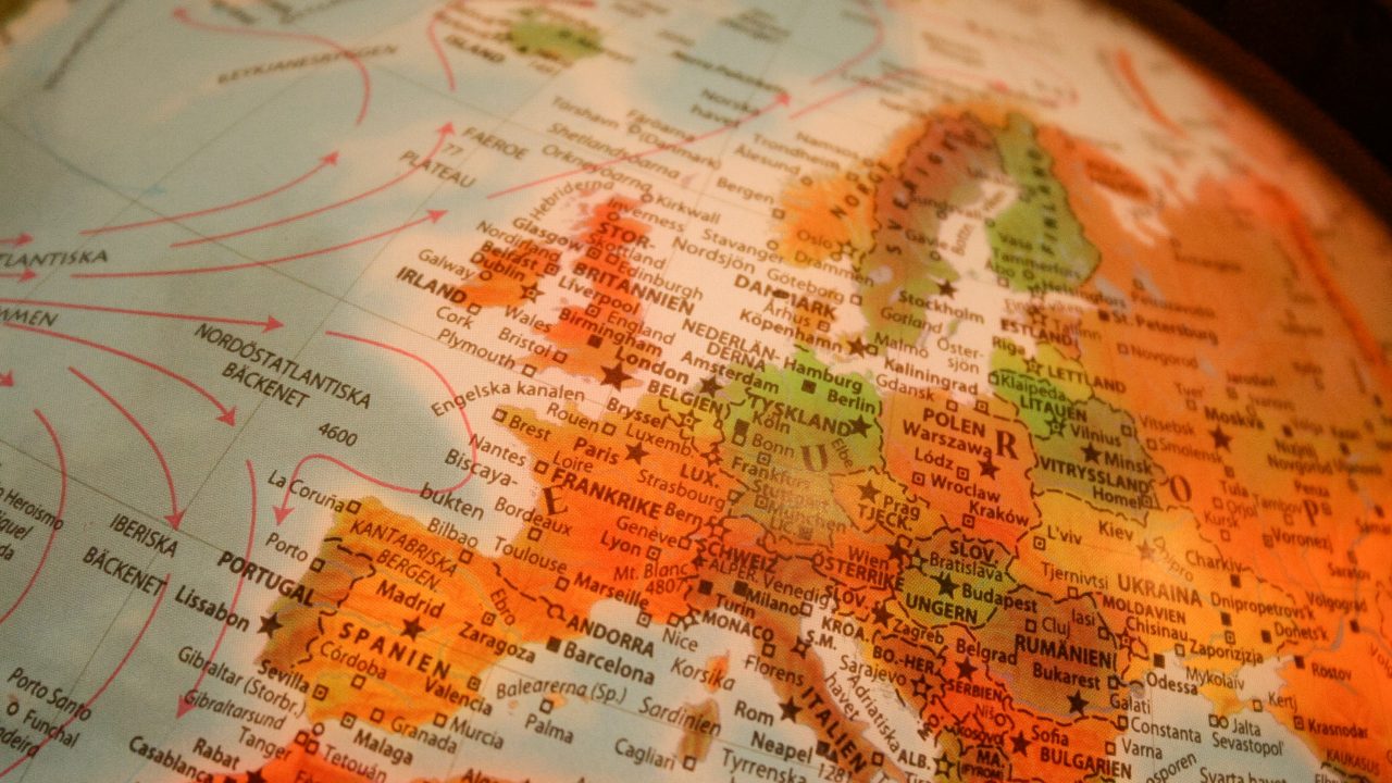 Assessoria jurídica para imigrantes brasileiros fora do país