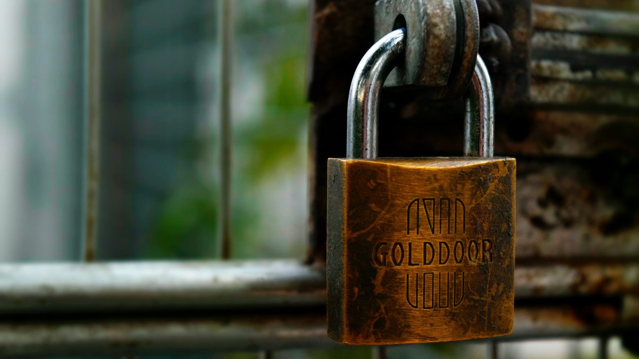 Golpes pela internet, Whatsapp e Idosos: Como Proteger-se Contra Estelionatários Online